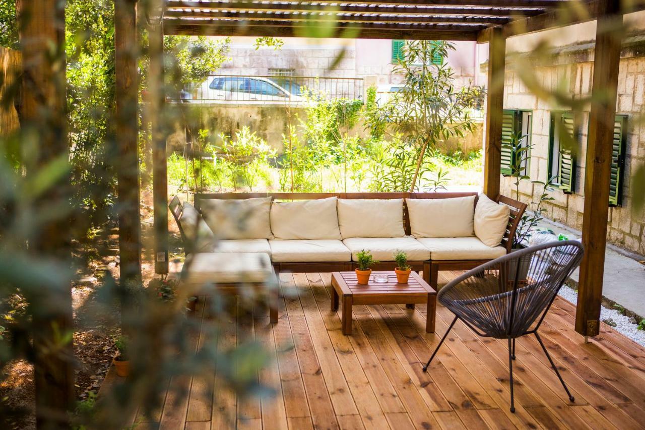 Luxurious Apartment With Private Garden Split Exterior photo